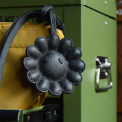 SCHWARZE BLUME CHARM