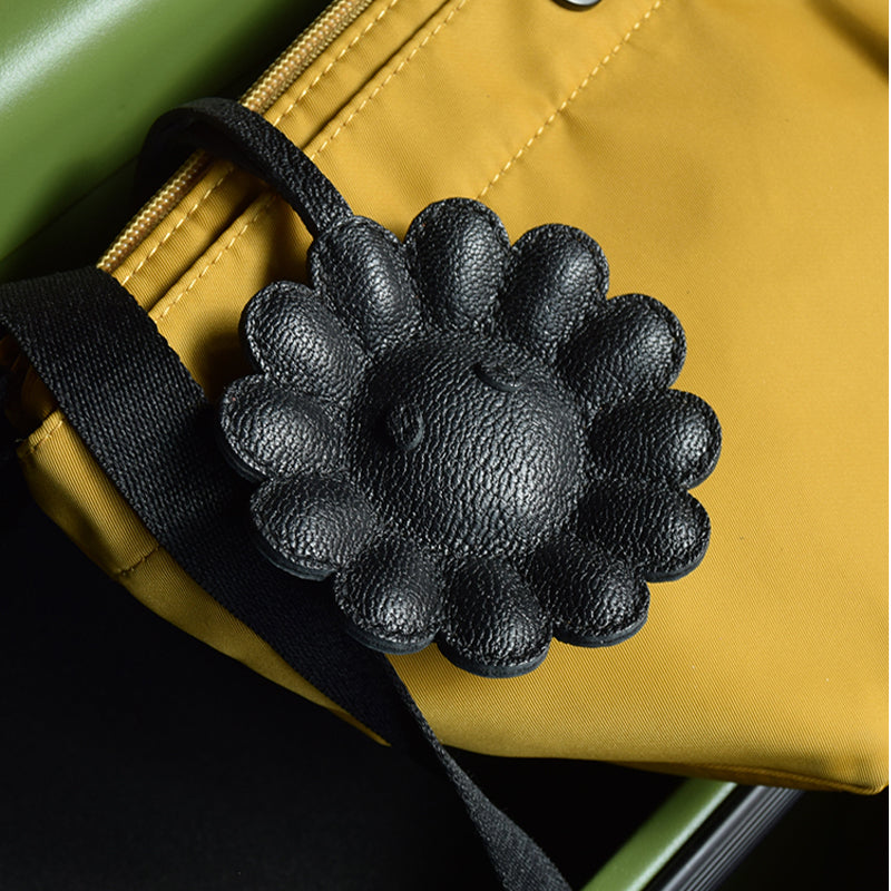 SCHWARZE BLUME CHARM